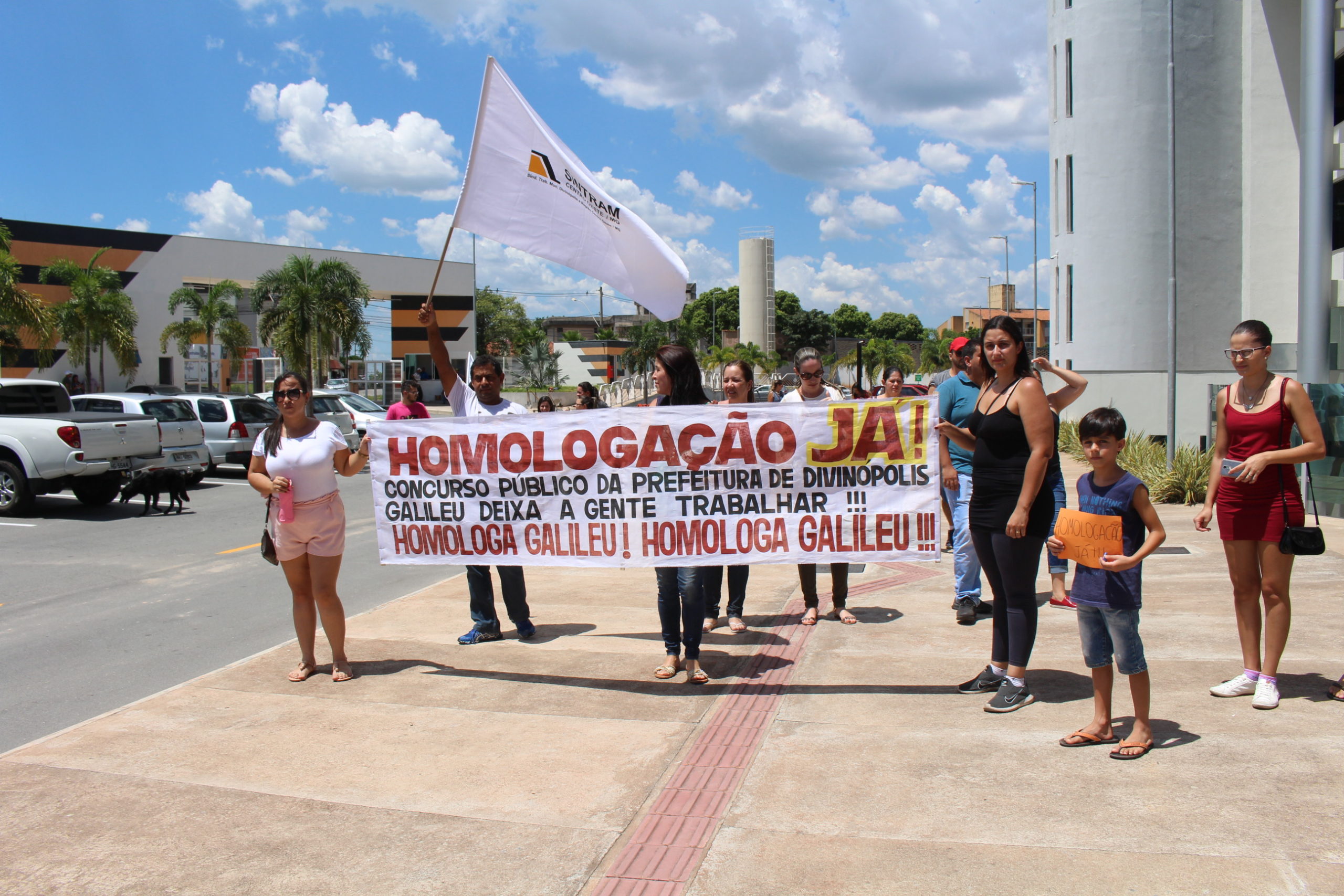 Prefeito prorroga validade do concurso público realizado pela