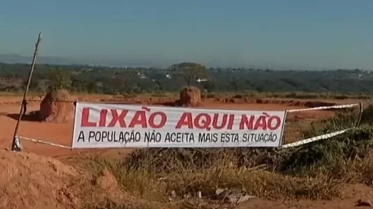 População e lideranças protestam contra a instalação do Aterro Sanitário em Divinópolis