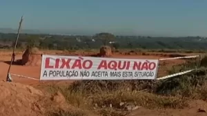 População e lideranças protestam contra a instalação do Aterro Sanitário em Divinópolis