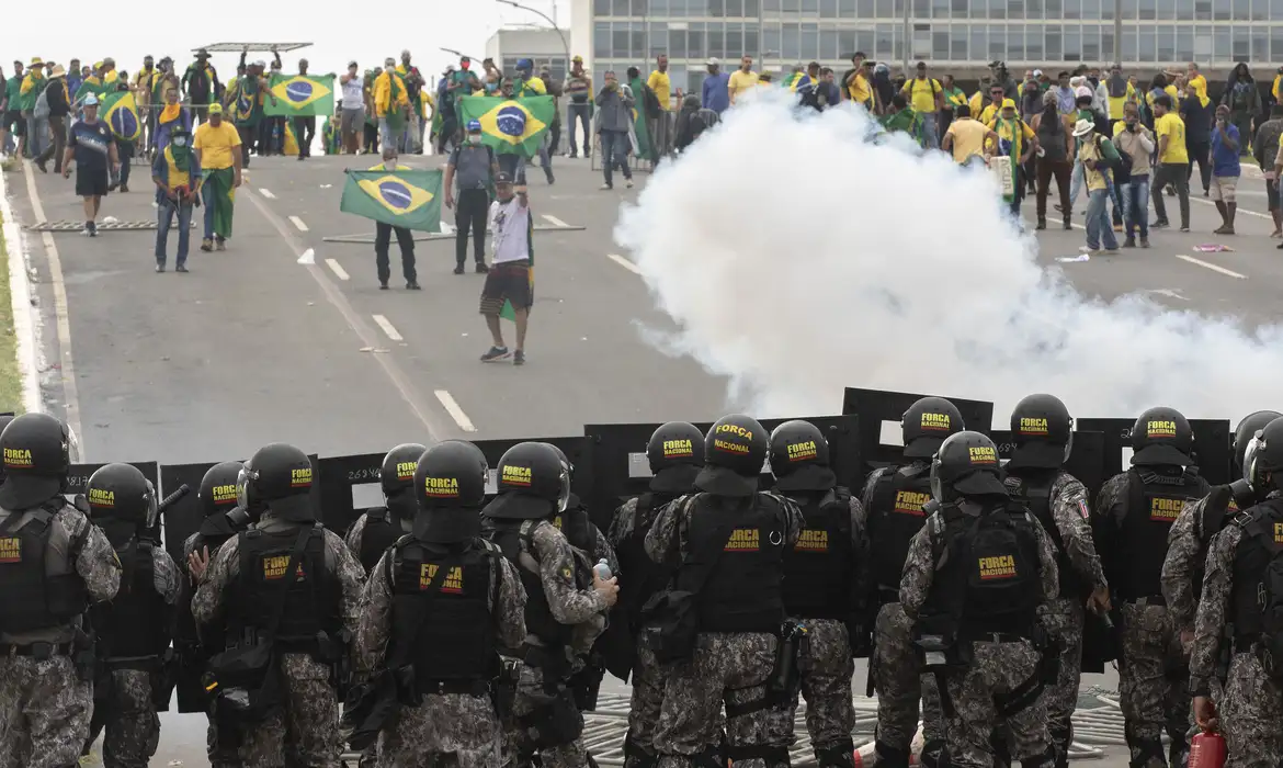 AGU cobra R$ 56 milhões de cinco condenados pelos atos golpistas de 8 de janeiro