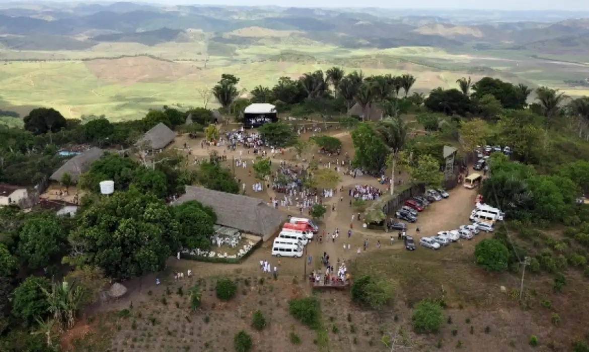 Sobe para 18 número de mortos em acidente com um ônibus na Serra da Barriga