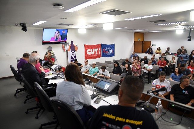 Privatizado por Zema no ano passado, metrô de Belo Horizonte promove demissões em massa e coloca usuários em risco