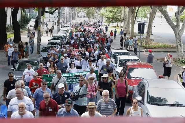 Trabalhadores da Cemig promovem manifestação contra aumento de 60% no Plano de Saúde da categoria