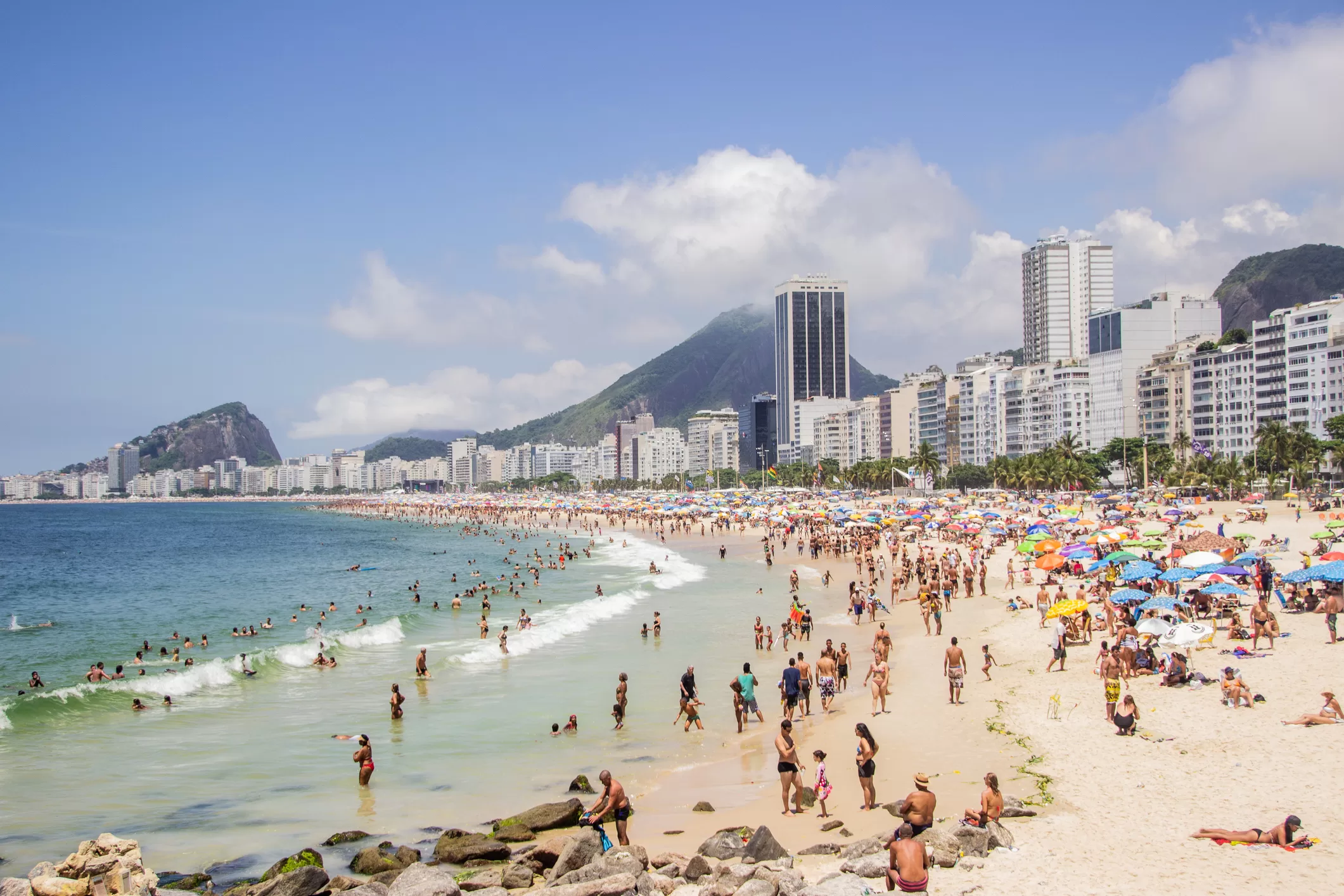 Cidade do Rio de Janeiro atinge nível máximo de calor nesta segunda-feira e Prefeitura adota medidas emergenciais