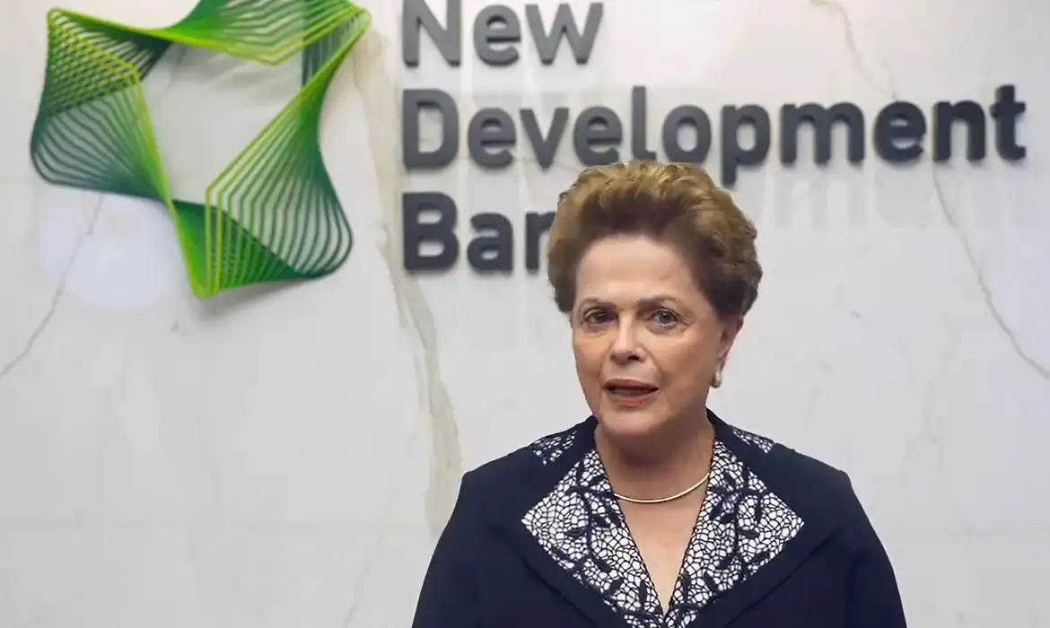 Dilma Rousseff é internada em Xangai sem previsão de alta