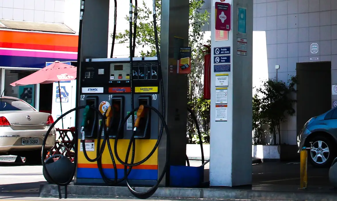 Prévia da inflação acelera para 0,44% em maio, puxada pelo preço da gasolina