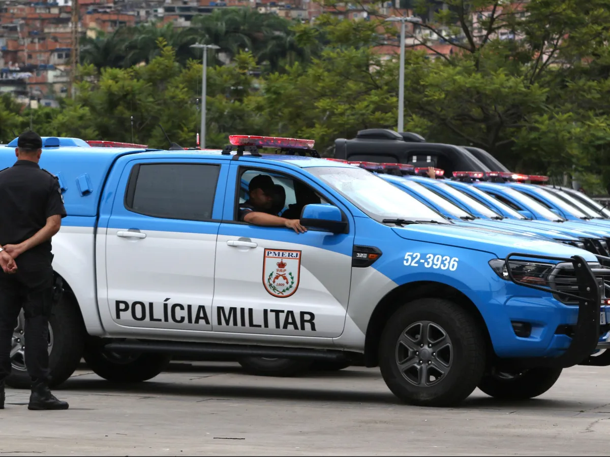 Operação prende 13 policiais no Rio de Janeiro por extorsão e peculato