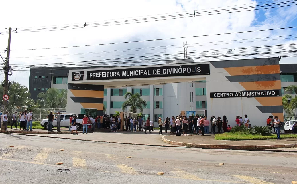 Prefeitura de Divinópolis bate novo recorde de servidores em regime de contratos temporários