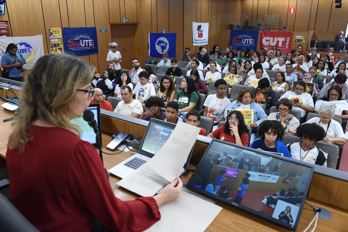 DENÚNCIA: terceirizão de escolas da rede estadual proposta por Romeu Zema é inconstitucional