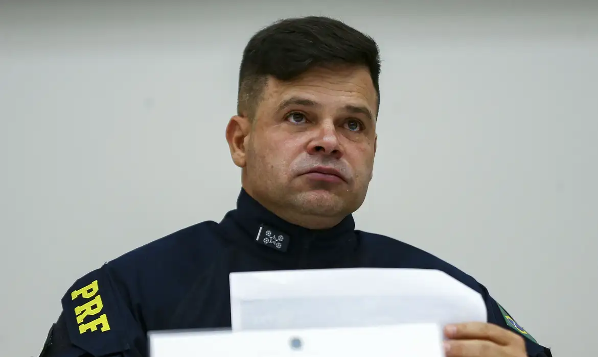 Moraes revoga prisão preventiva do ex-diretor da PF Silvinei Vasques, suspeito de dificultar votação de eleitores de Lula