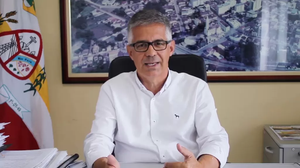 No seu último ano de mandato, o prefeito Edson  Vilela propõe uma profunda reforma administrativa na Prefeitura de  Carmo do Cajuru (Foto: Sintrarm)