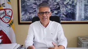 No seu último ano de mandato, o prefeito Edson Vilela propõe uma profunda reforma administrativa na Prefeitura de Carmo do Cajuru (Foto: Sintrarm)